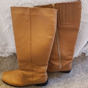 Valley Lane Leather boots. 👢